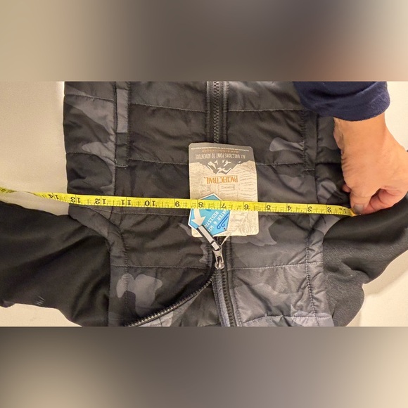 Pacific Trail black camouflage child insulated winter jacket with hoodie sz 3 T - Picture 6 of 6